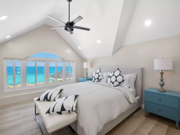 Luxury Oceanfront Villa in Exuma - Ideal for Families and Groups